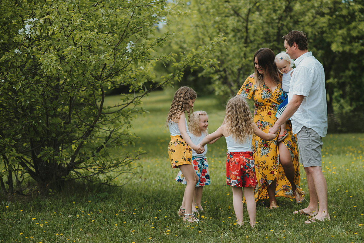 A Colourful Spring Family Session
